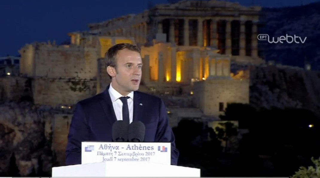 Ο Μακρόν μίλησε στα ελληνικά στην Πνύκα! Δείτε ζωντανά (βίντεο)